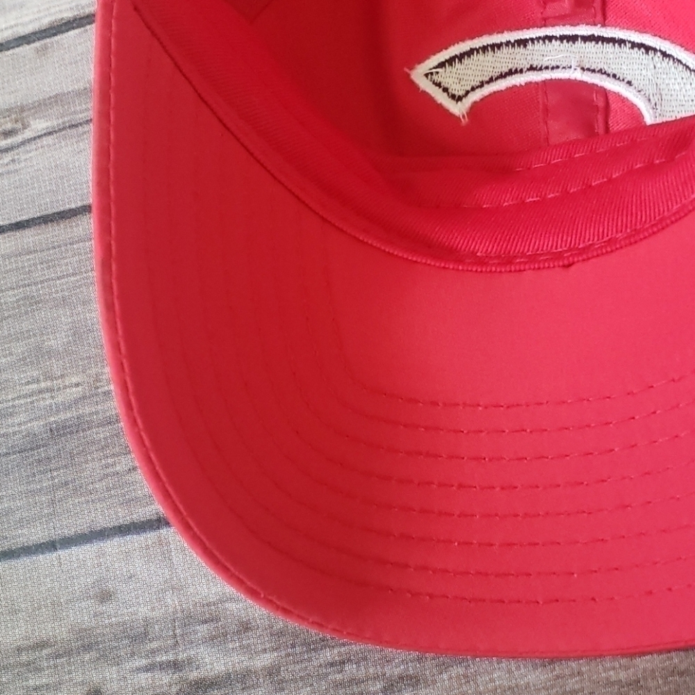 The Game red ball cap with black embroidered C NWT - Picture 6 of 10